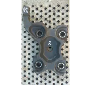 Нижний кронштейн крепления правого заднего амортизатора Renault Premium, 5010294806